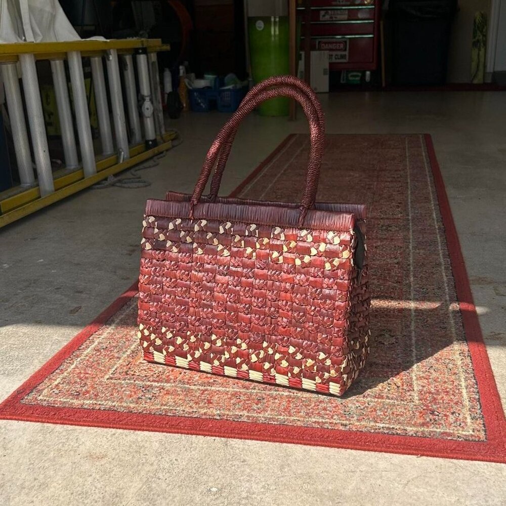Handwoven Pacific Island Zipper Rustic Brown Pandan Straw Tote